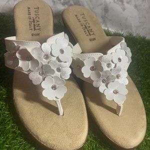 Tuscany By Easy Street Womens White Allegro Slip On Thong Sandals Size 9.5 Wide